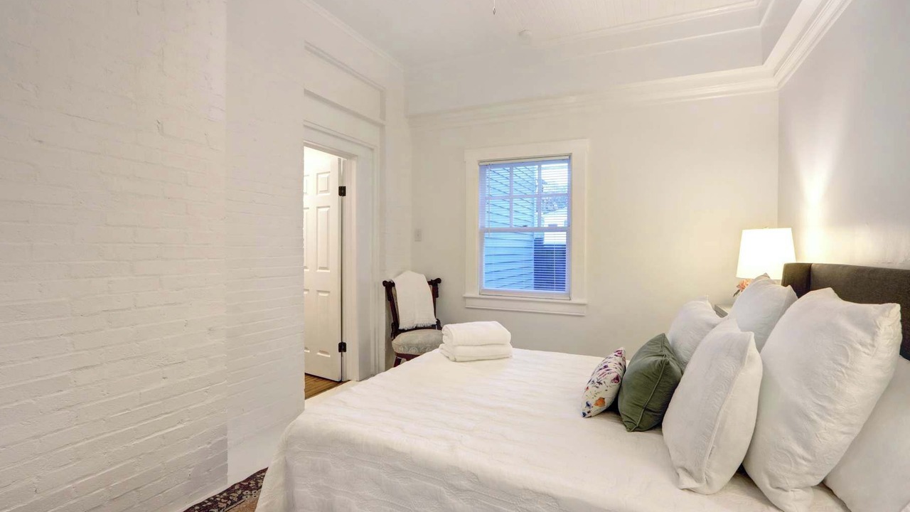 Photo of Bedroom in Thomas Square