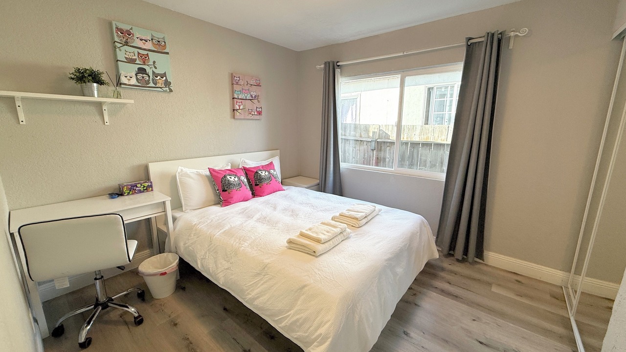 Photo of Bedroom in East Palo Alto