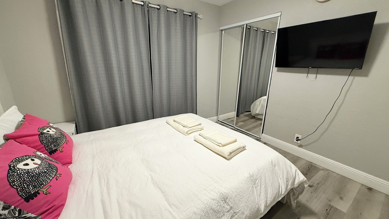 Photo of Bedroom in East Palo Alto