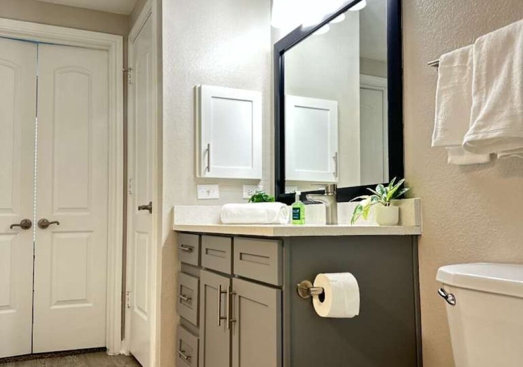 Photo of Bathroom in Alden Bridge