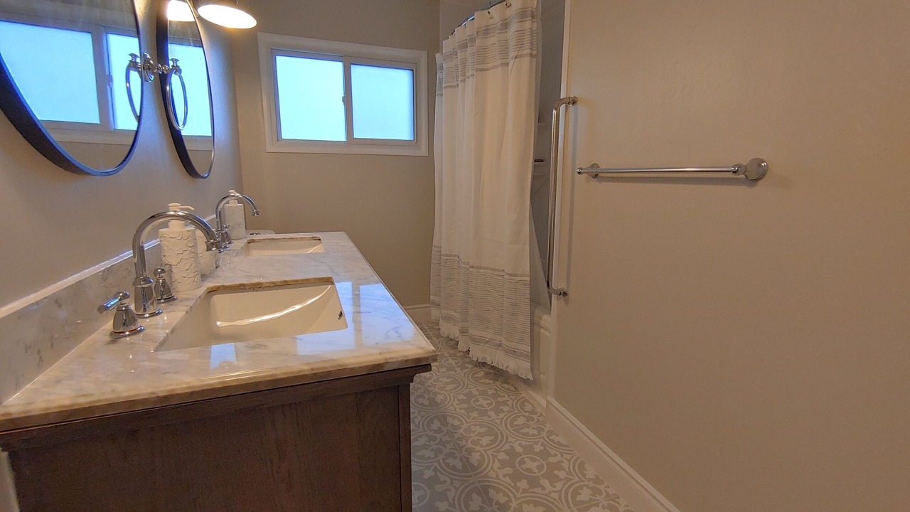 Photo of Bathroom in Rossmore