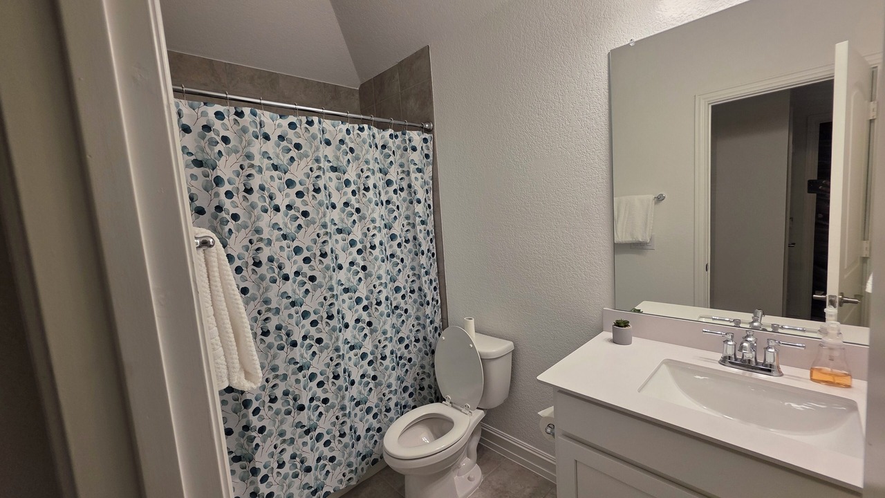 Photo of Bathroom in Haslet