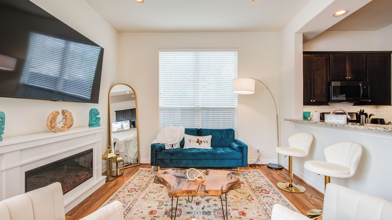 Photo of Livingroom in Greater Heights