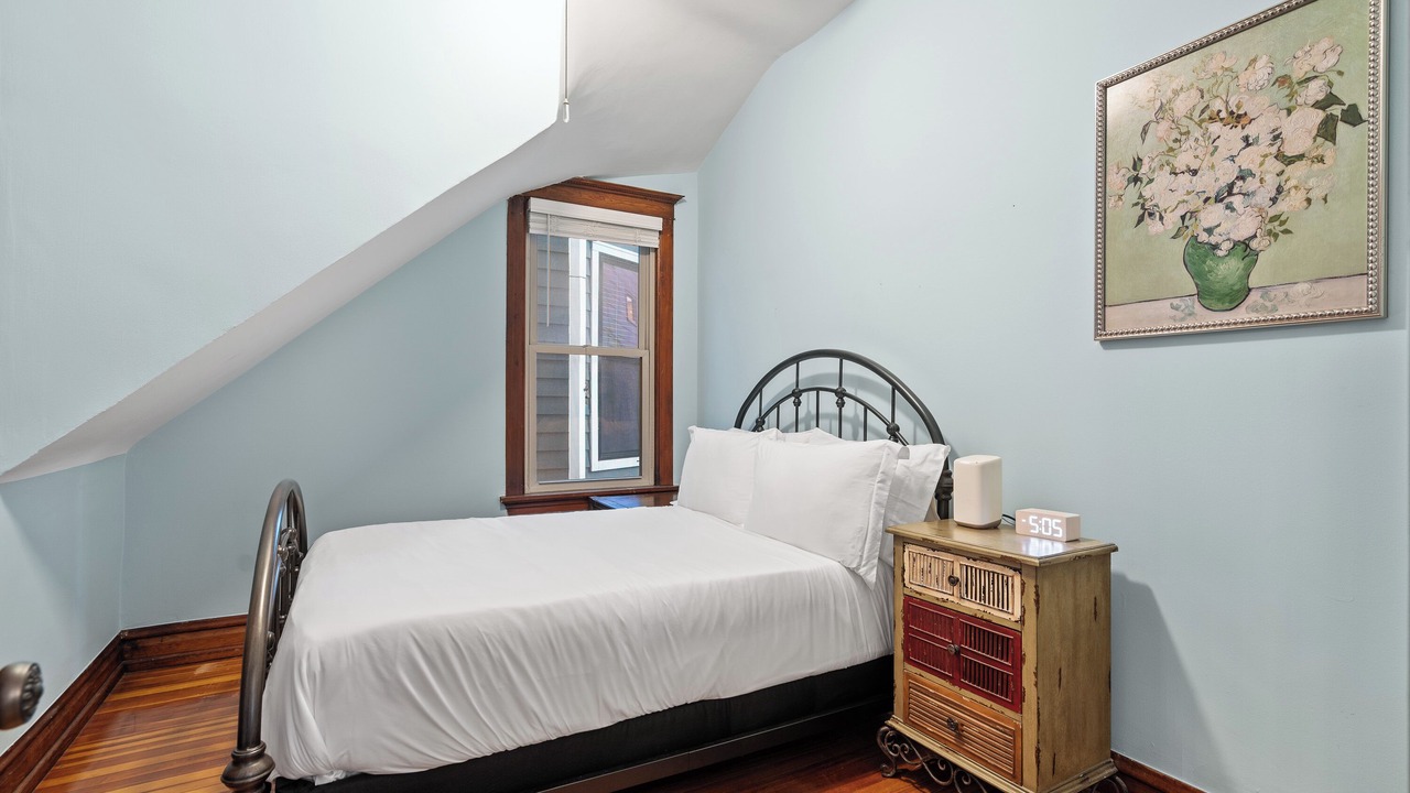 Photo of Bedroom in North Center