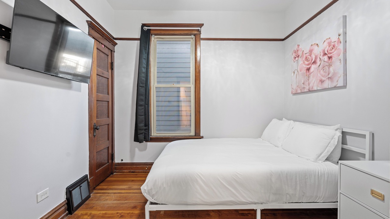 Photo of Bedroom in North Center