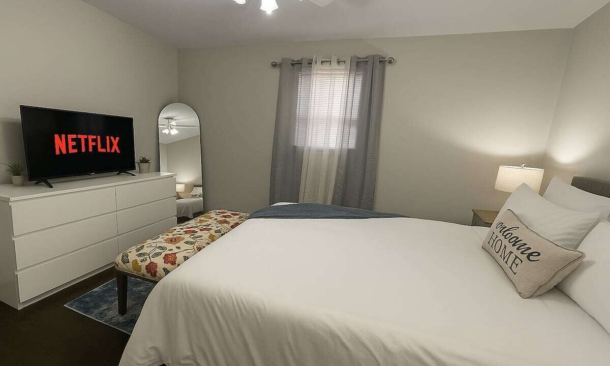 Photo of Bedroom in Waukegan