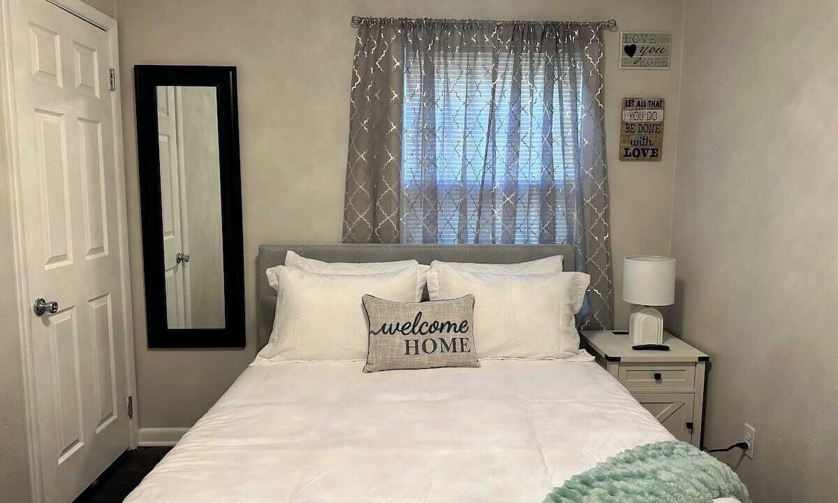 Photo of Bedroom in Waukegan