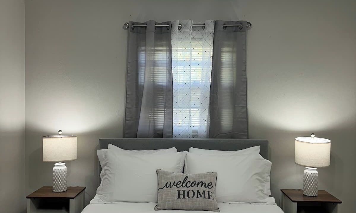Photo of Bedroom in Waukegan