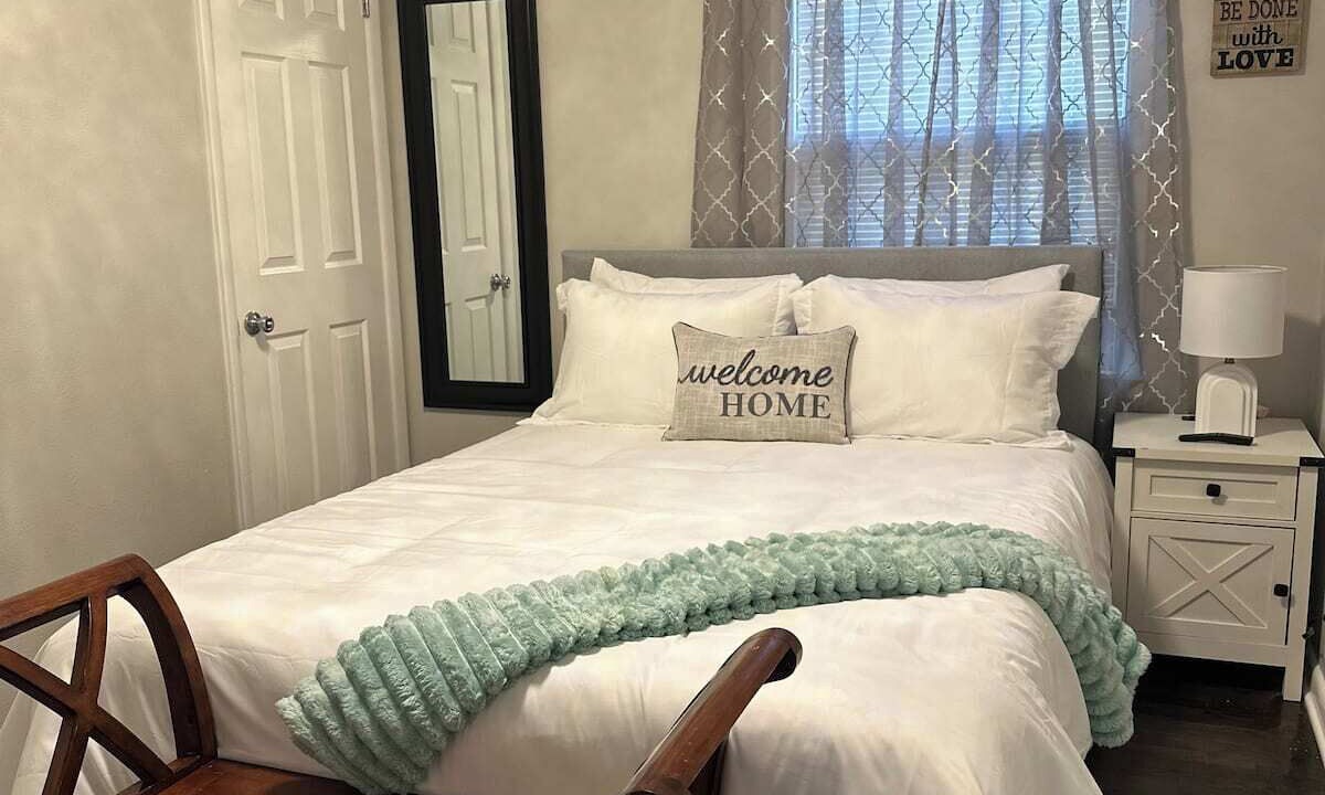 Photo of Bedroom in Waukegan