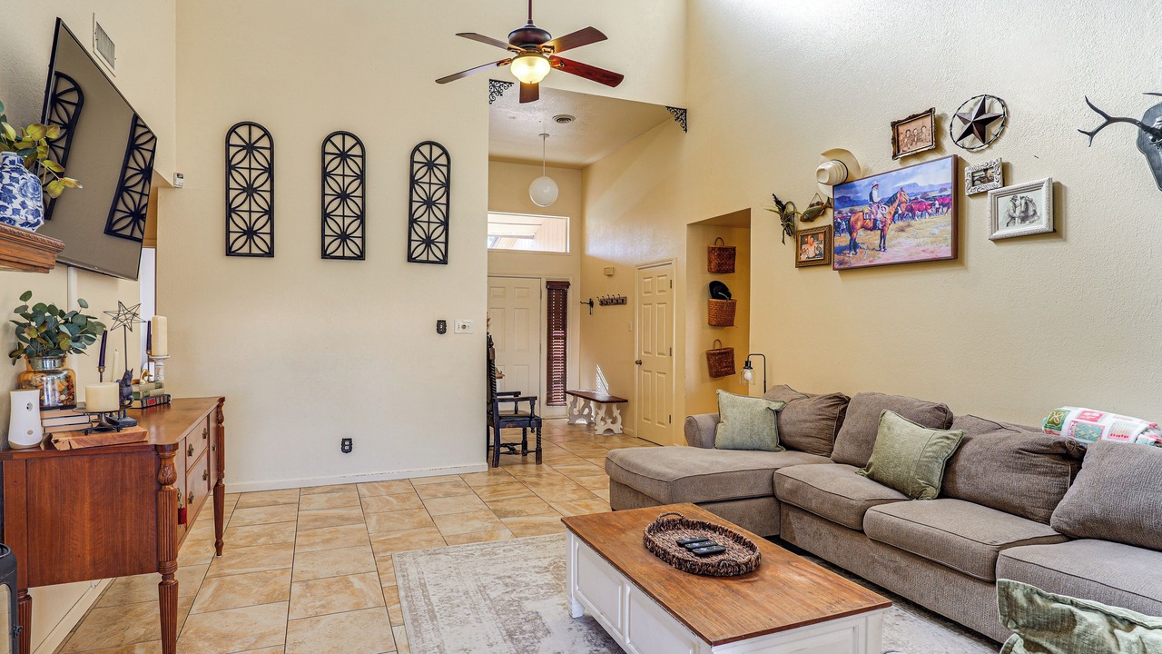 Photo of Livingroom in Roswell