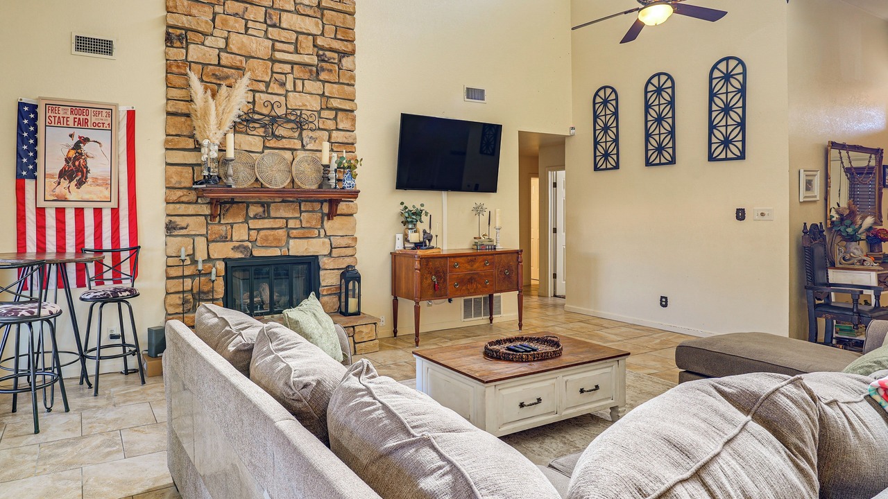 Photo of Livingroom in Roswell