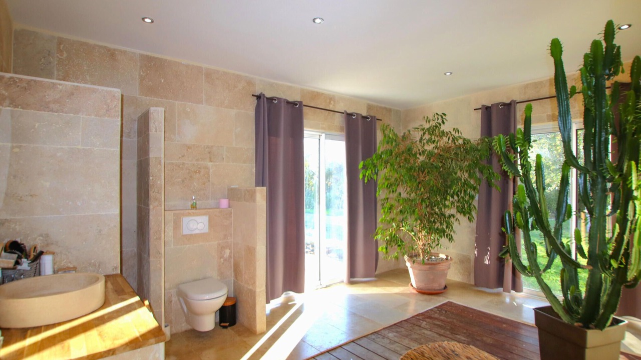 Photo of Bathroom in Grignan