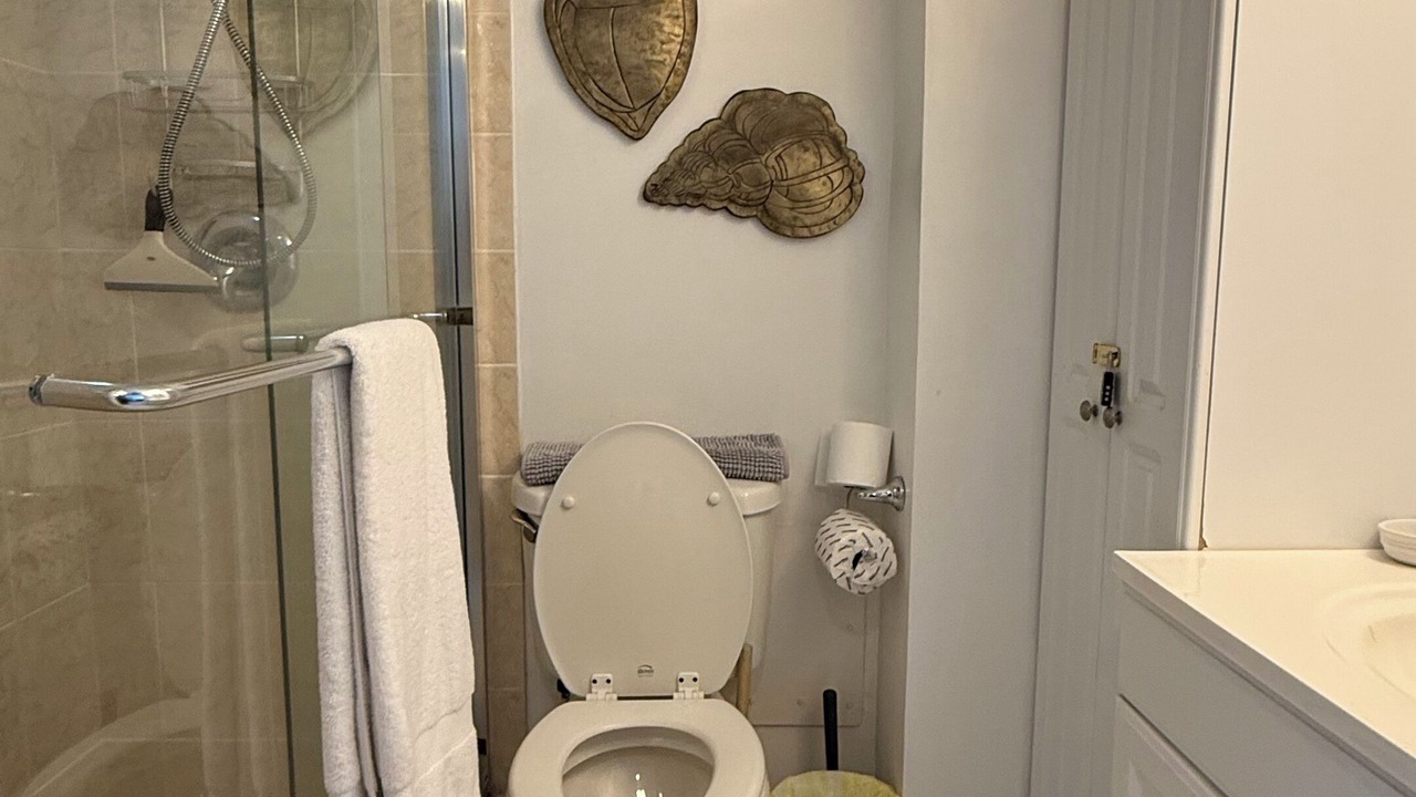 Photo of Bathroom in Galt Mile