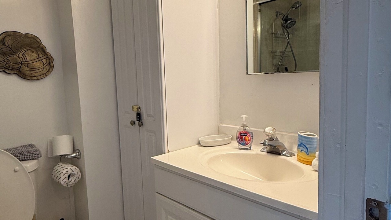 Photo of Bathroom in Galt Mile