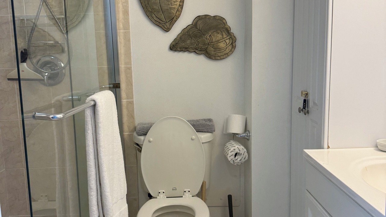 Photo of Bathroom in Galt Mile