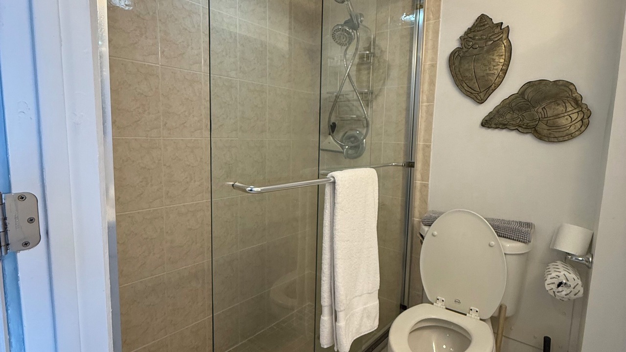 Photo of Bathroom in Galt Mile