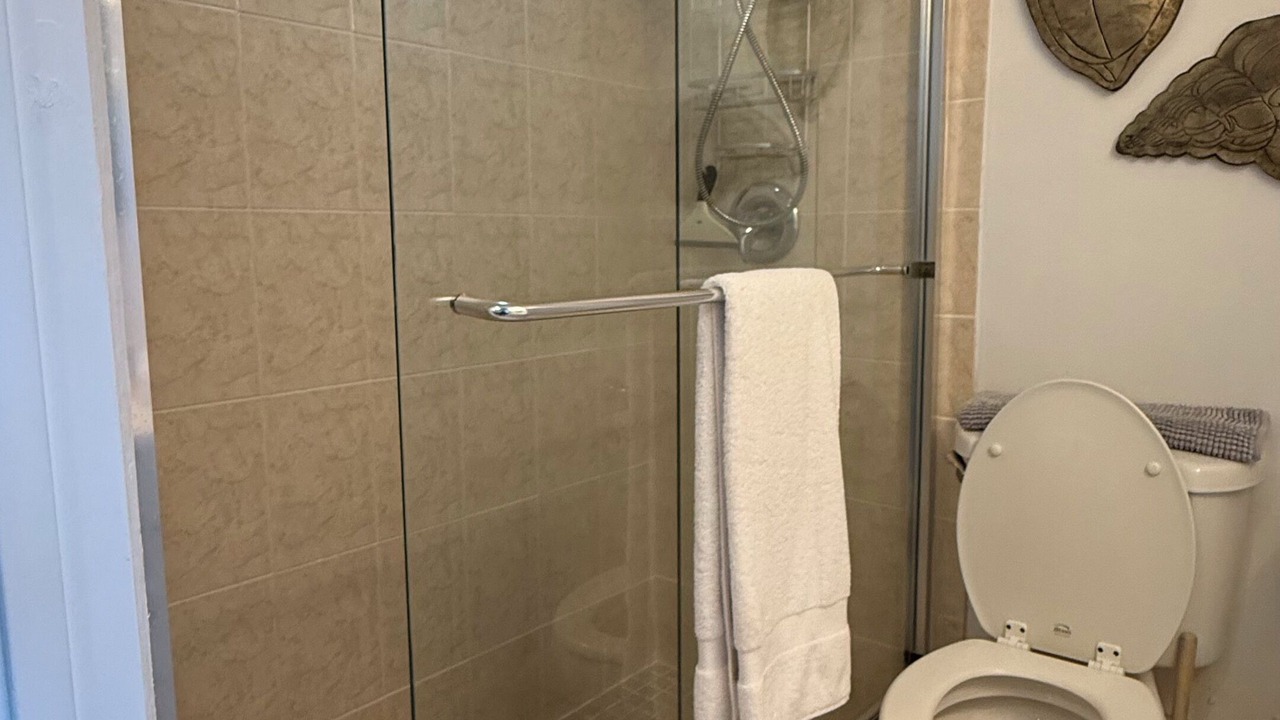 Photo of Bathroom in Galt Mile