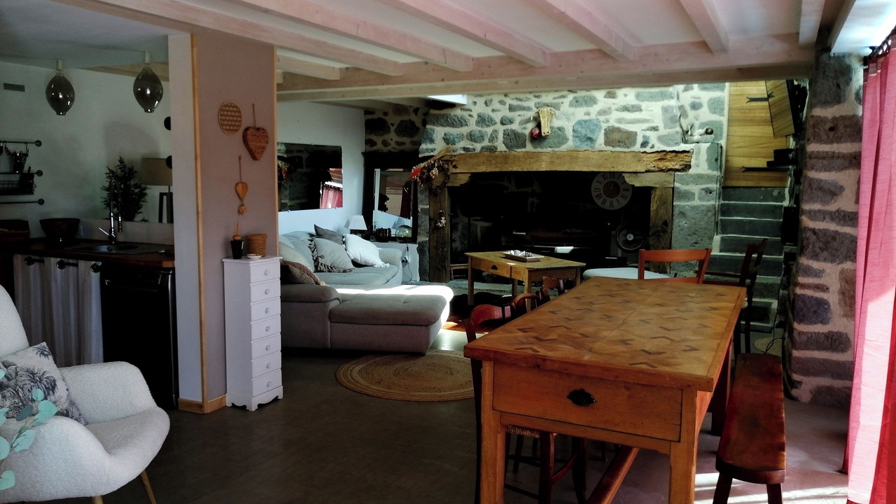 Photo of Livingroom in Saint-Jacques-des-Blats