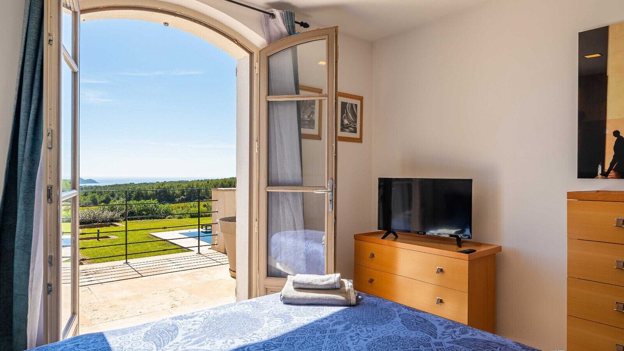 Photo of Bedroom in La Cadiere-d'Azur