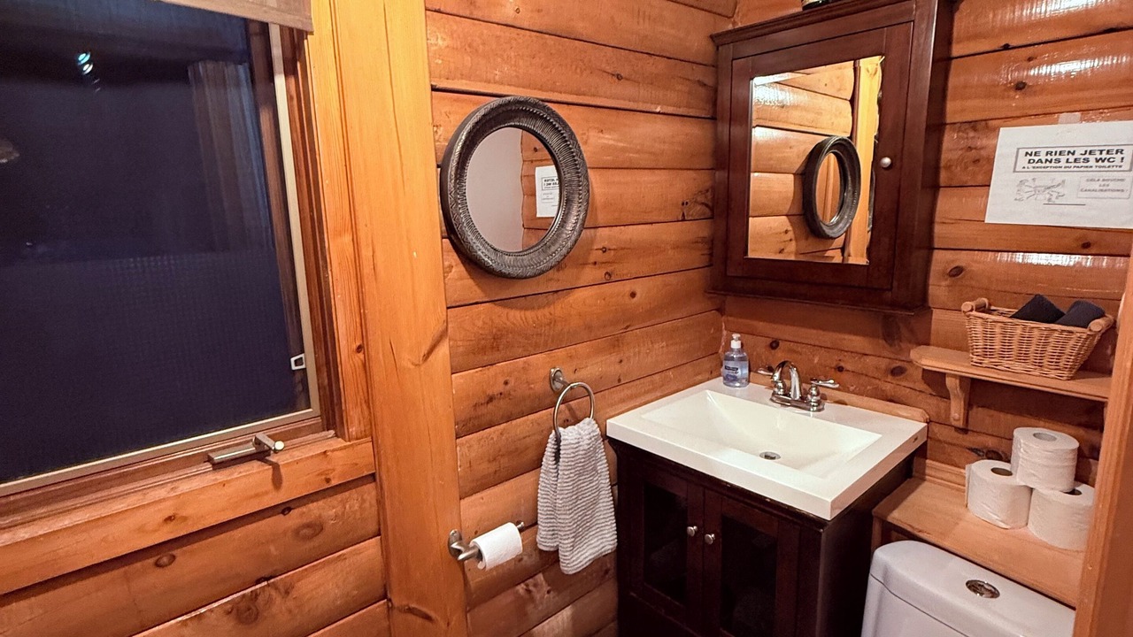 Photo of Bathroom in Chute-Saint-Philippe