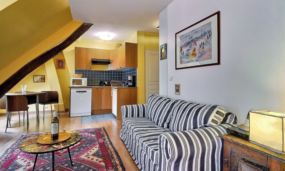 Photo of Livingroom in Archives