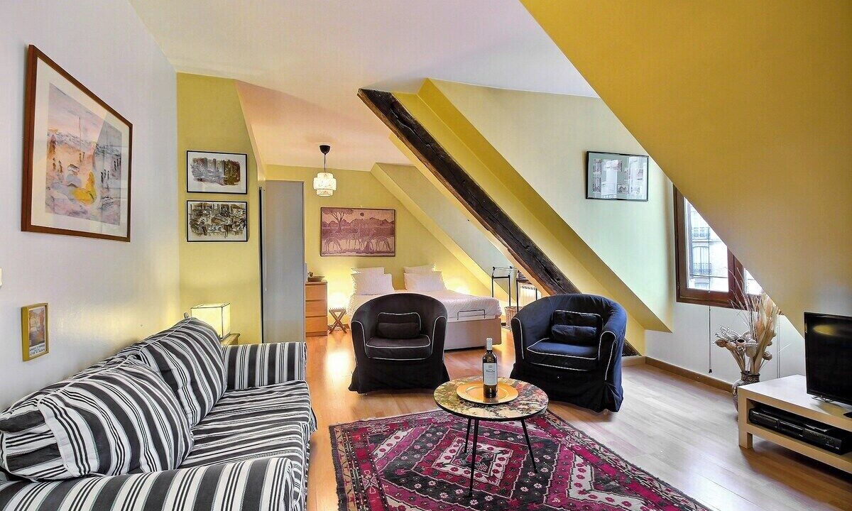 Photo of Livingroom in Archives