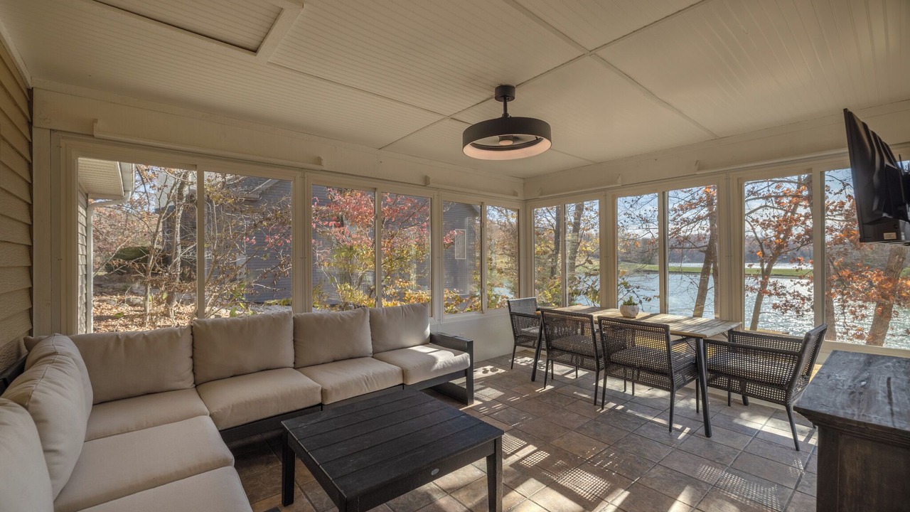 Photo of Livingroom in Innsbrook