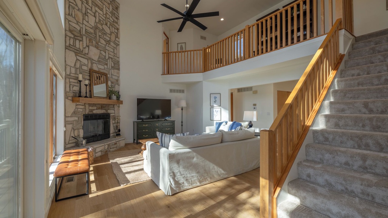 Photo of Livingroom in Innsbrook