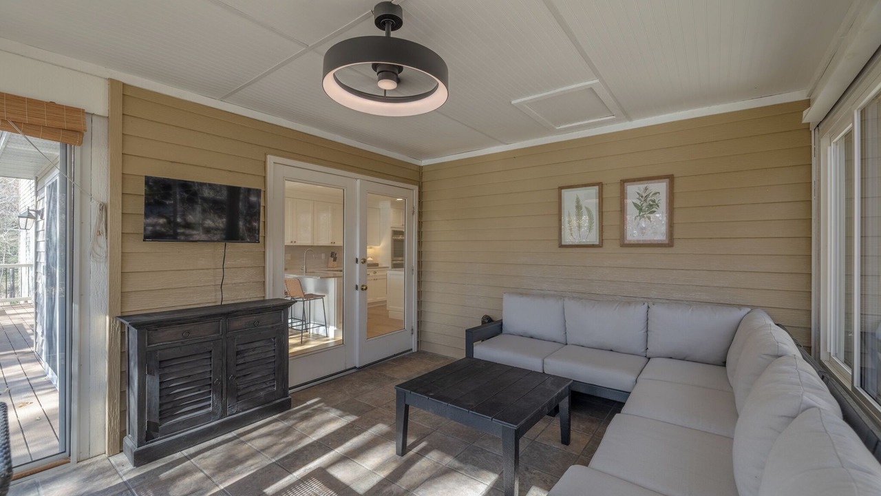 Photo of Livingroom in Innsbrook