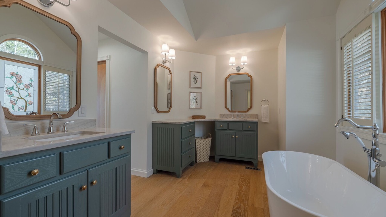 Photo of Bathroom in Innsbrook