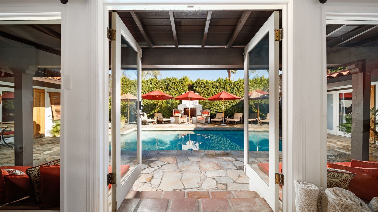 Photo of Outdoor in Warm Sands