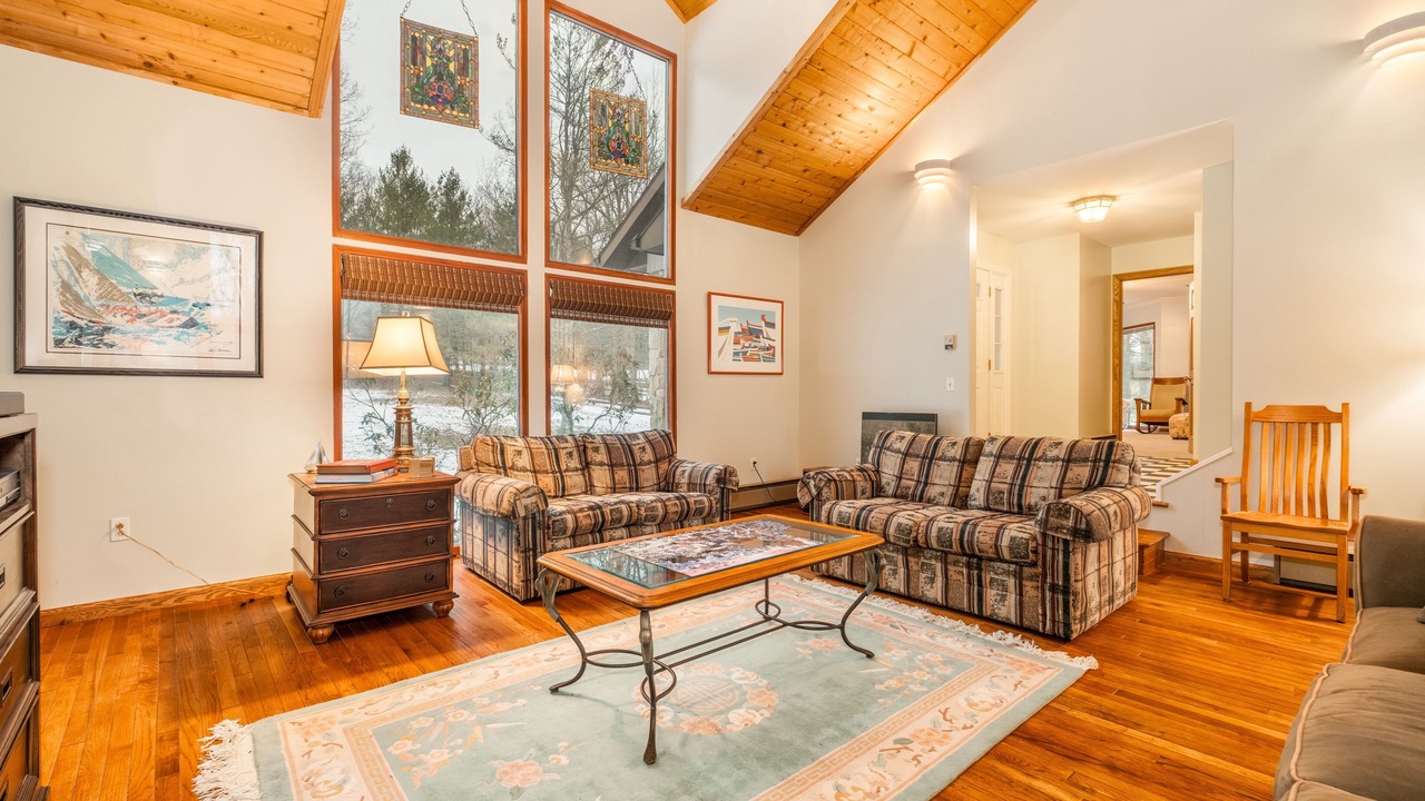 Photo of Livingroom in Blakeslee