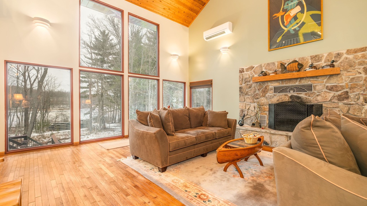 Photo of Livingroom in Blakeslee
