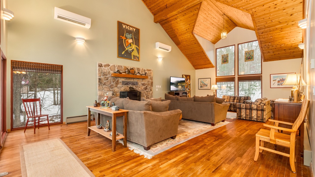 Photo of Livingroom in Blakeslee