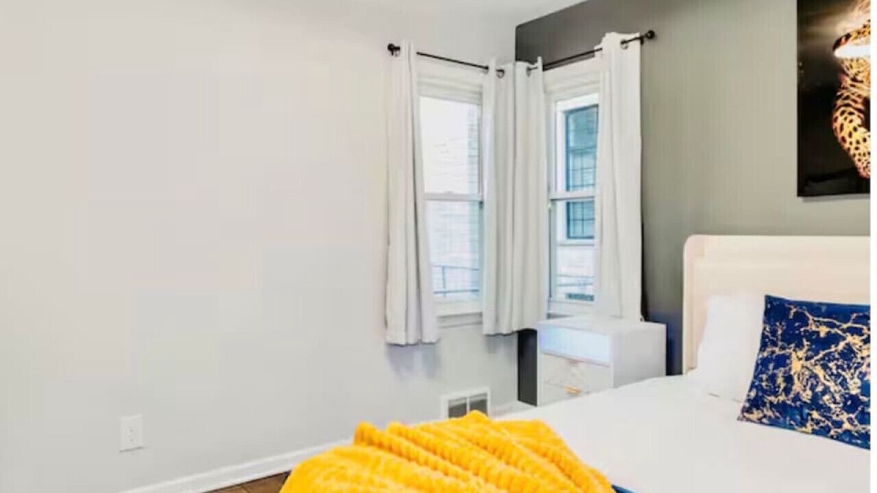 Photo of Bedroom in Elmhurst