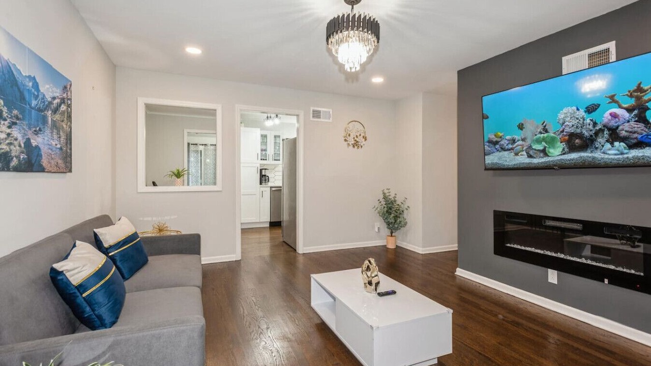 Photo of Livingroom in Elmhurst