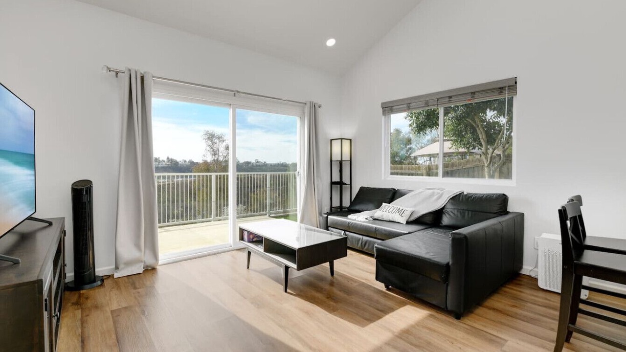 Photo of Livingroom in Mira Mesa