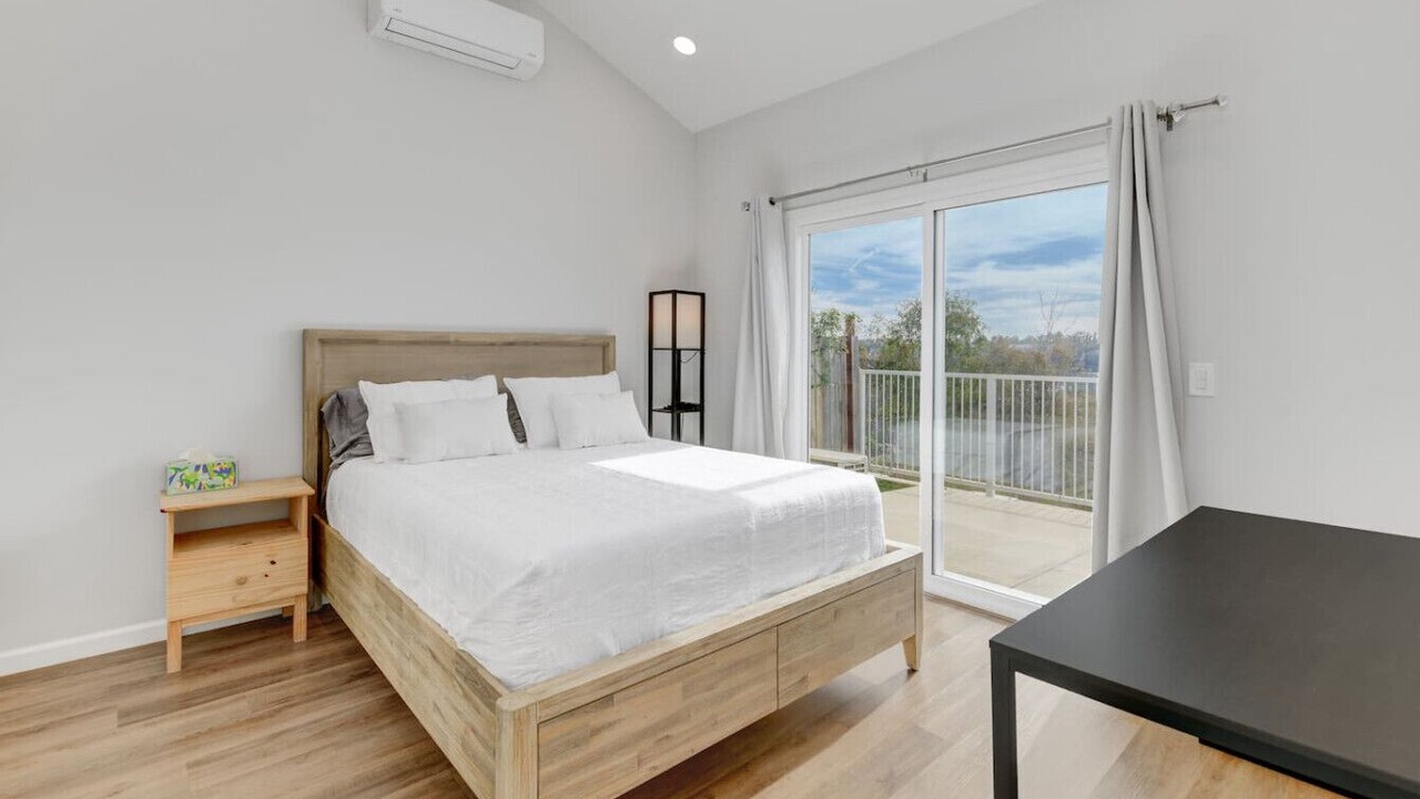 Photo of Bedroom in Mira Mesa