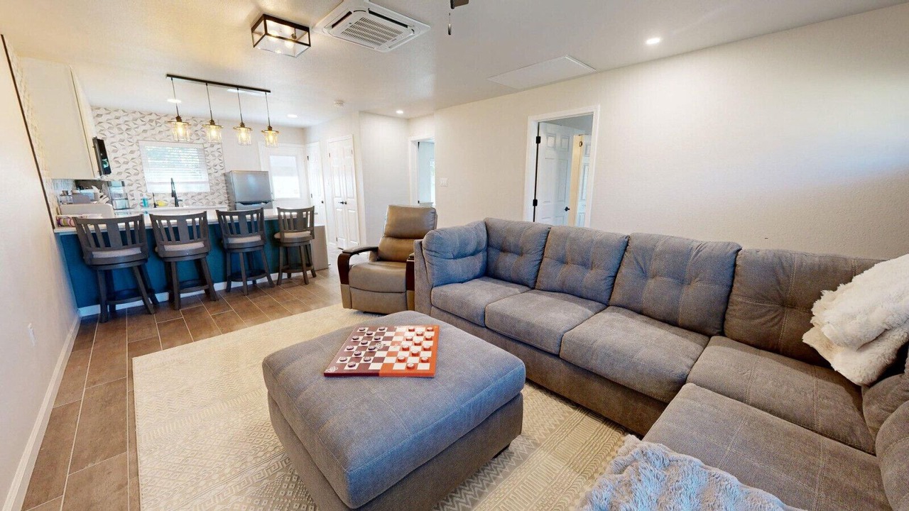 Photo of Livingroom in College Station