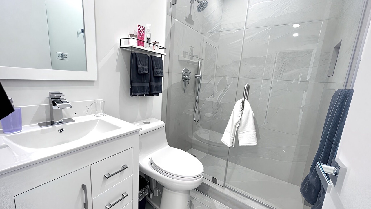 Photo of Bathroom in Coral Way