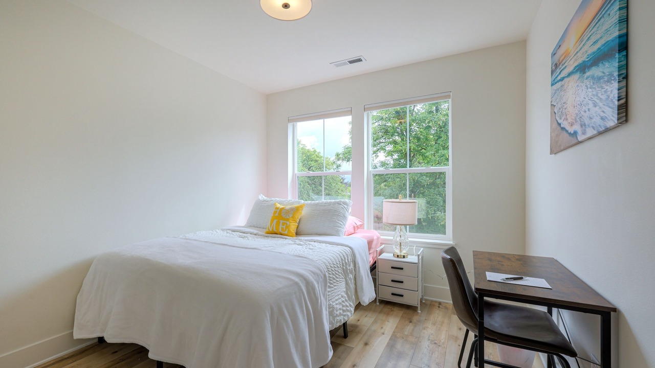 Photo of Bedroom in Brentwood-Darlington