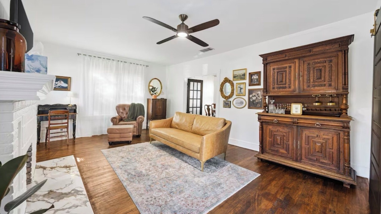 Photo of Livingroom in Central Arlington