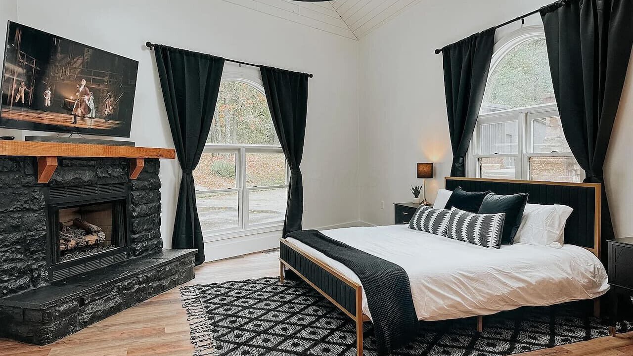 Photo of Bedroom in Laurelville