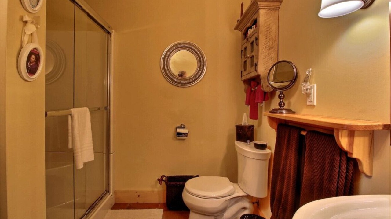 Photo of Bathroom in Pohenegamook
