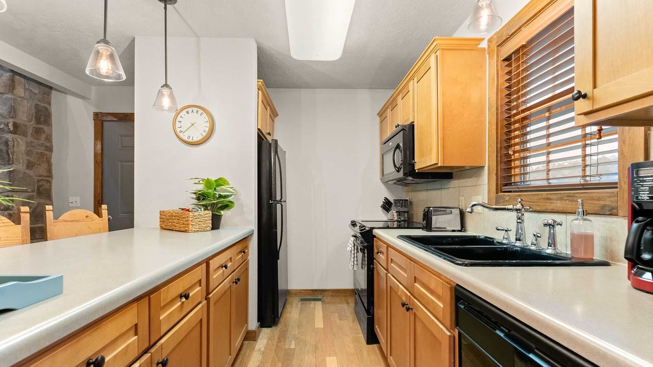 Photo of Kitchen in Reeds Spring