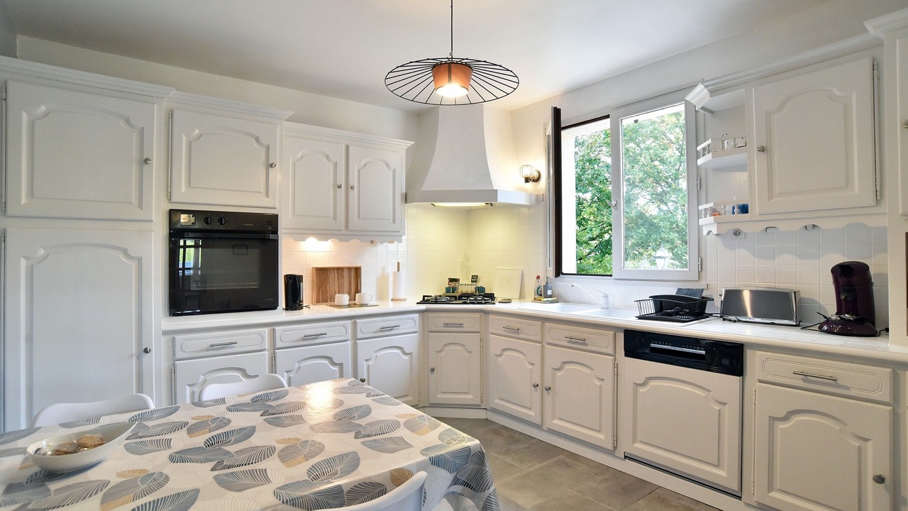 Photo of Kitchen in Plevenon