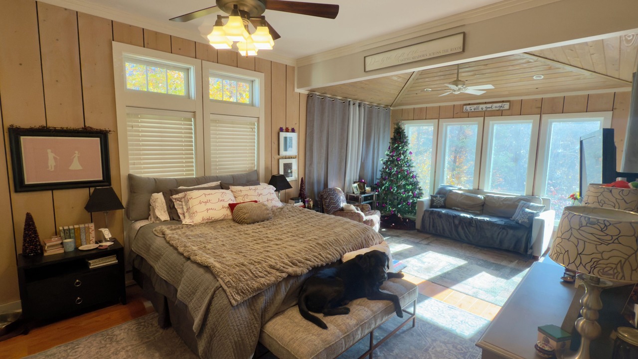 Photo of Bedroom in Rock Island
