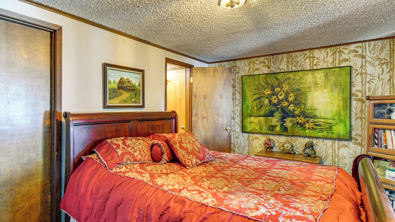 Photo of Bedroom in Brinnon