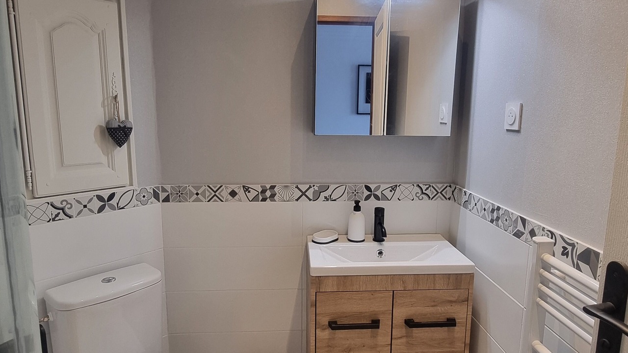 Photo of Bathroom in Genlis