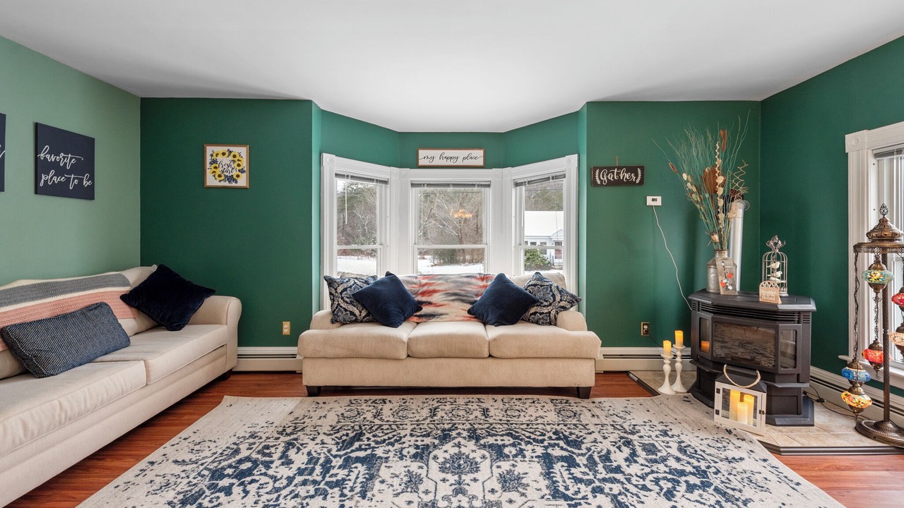 Photo of Livingroom in Warren